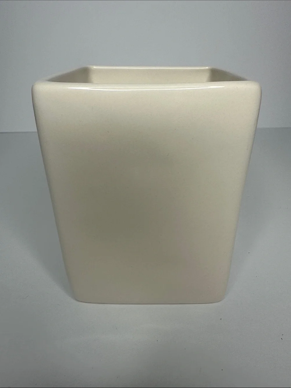 Rae Dunn ceramic rae